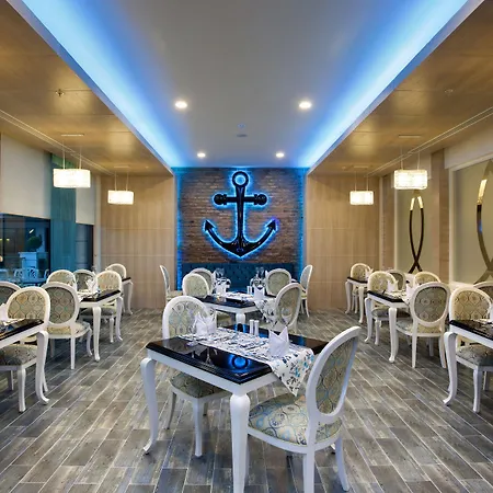 Ξενοδοχείο Luna Blanca & 5*