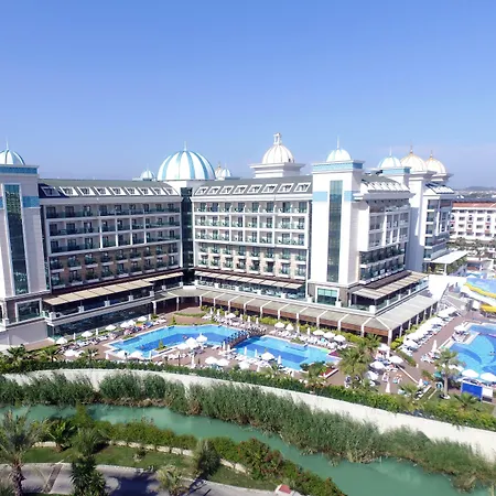 Luna Blanca & Hotell 5*